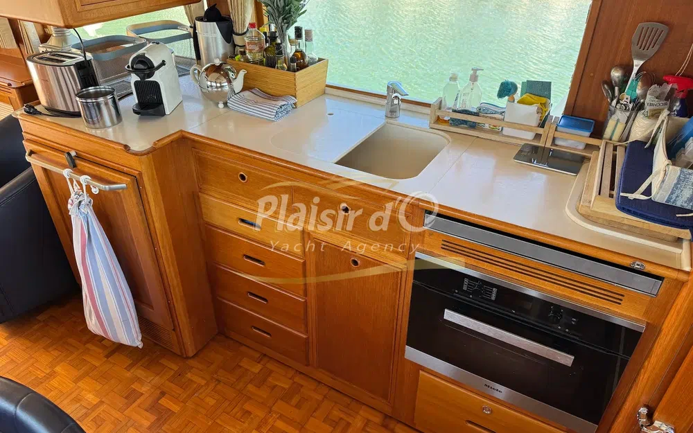 slider 40 Grand Banks 52 Europa