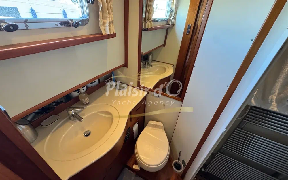 slider 46 Grand Banks 52 Europa