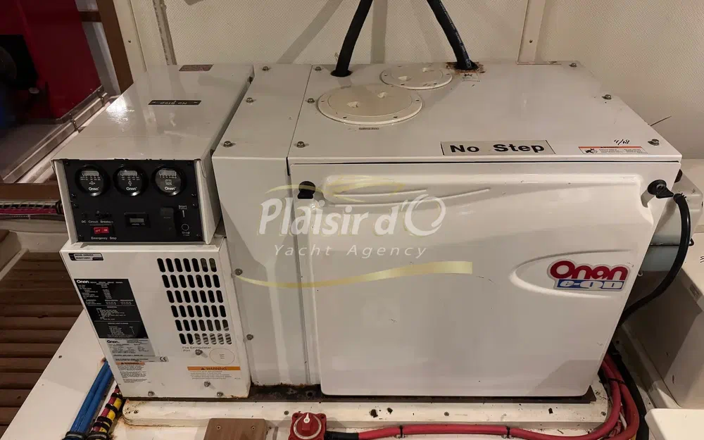 slider 59 Grand Banks 52 Europa