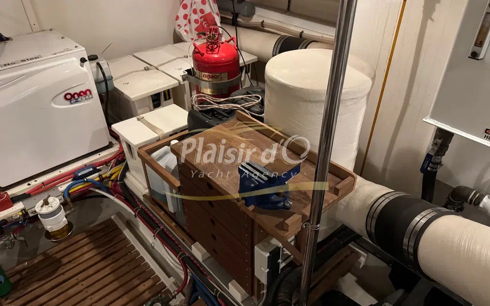 slider 67 Grand Banks 52 Europa