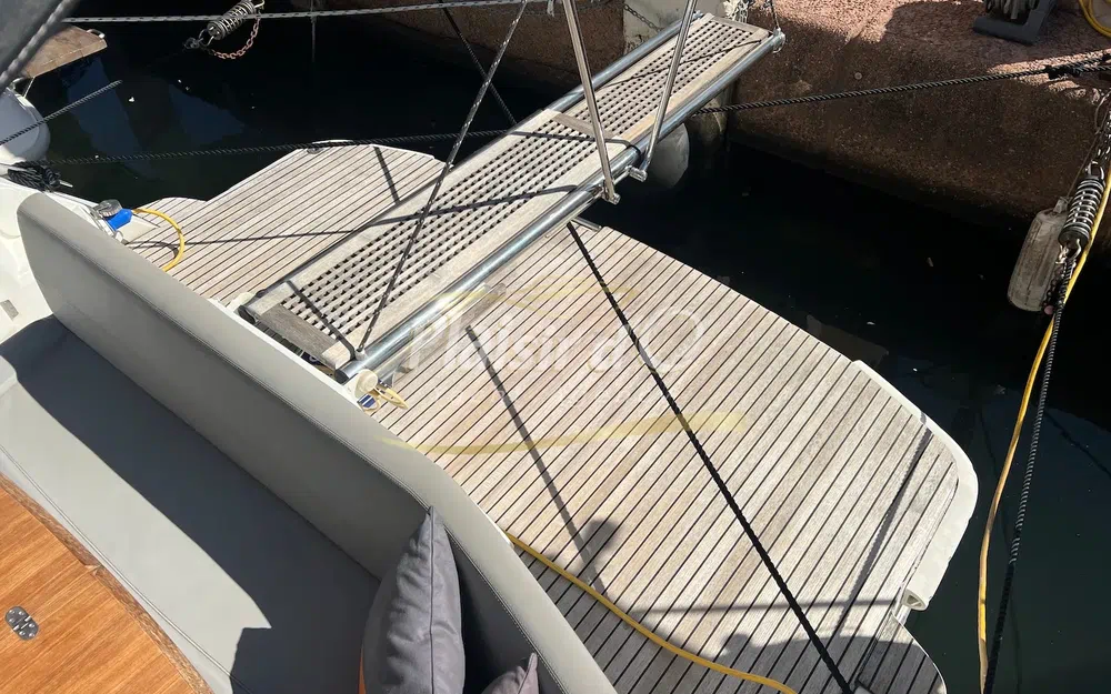 slider 10 Beneteau Gran Turismo 38