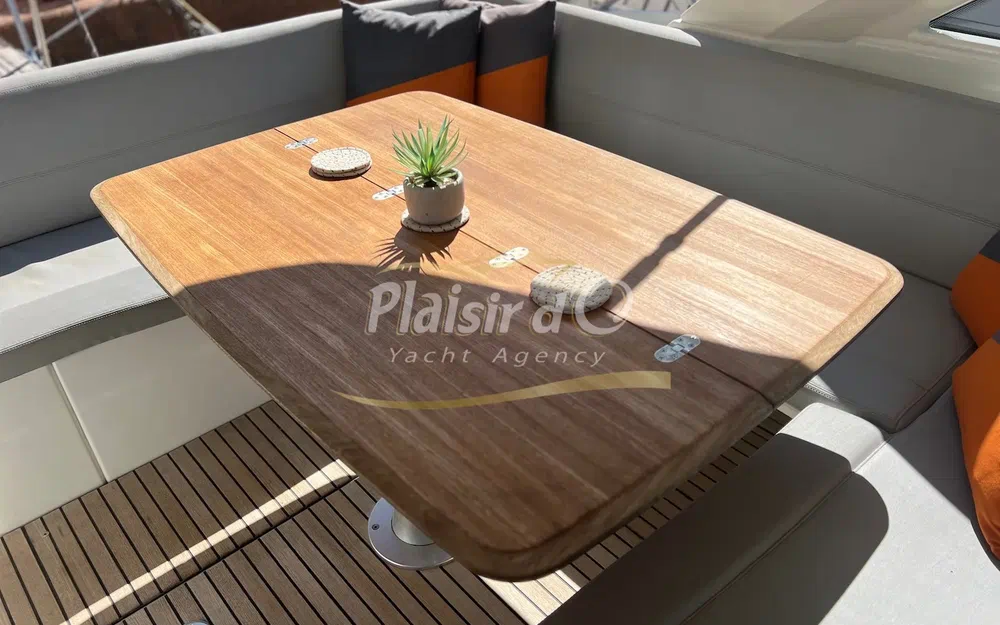 slider 14 Beneteau Gran Turismo 38