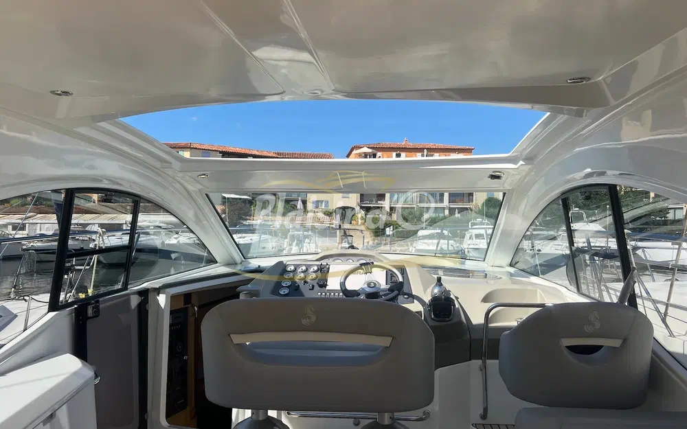 slider 15 Beneteau Gran Turismo 38