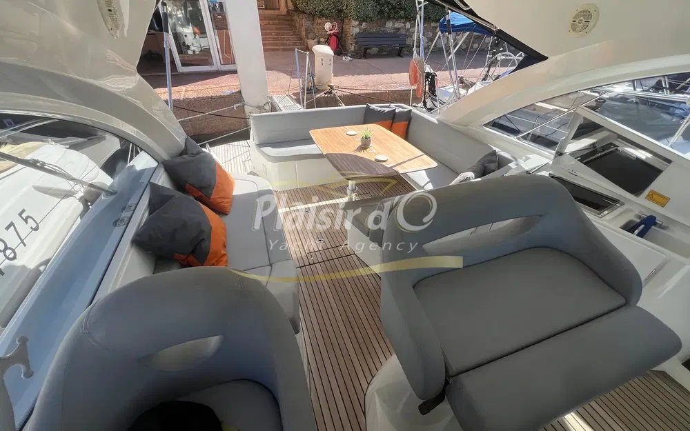 slider 17 Beneteau Gran Turismo 38