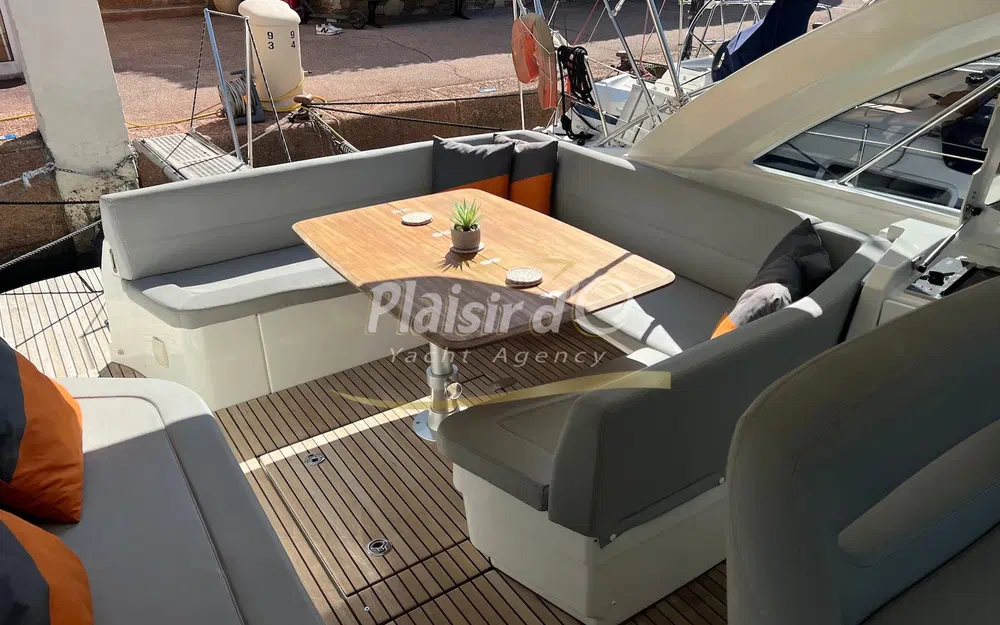 slider 18 Beneteau Gran Turismo 38