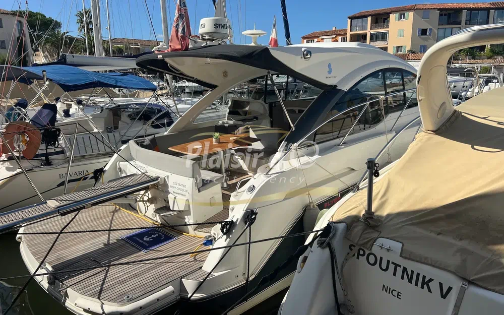 slider 2 Beneteau Gran Turismo 38
