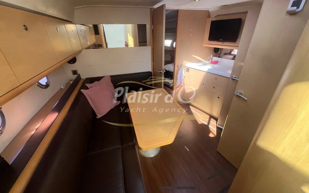 slider 30 Beneteau Gran Turismo 38