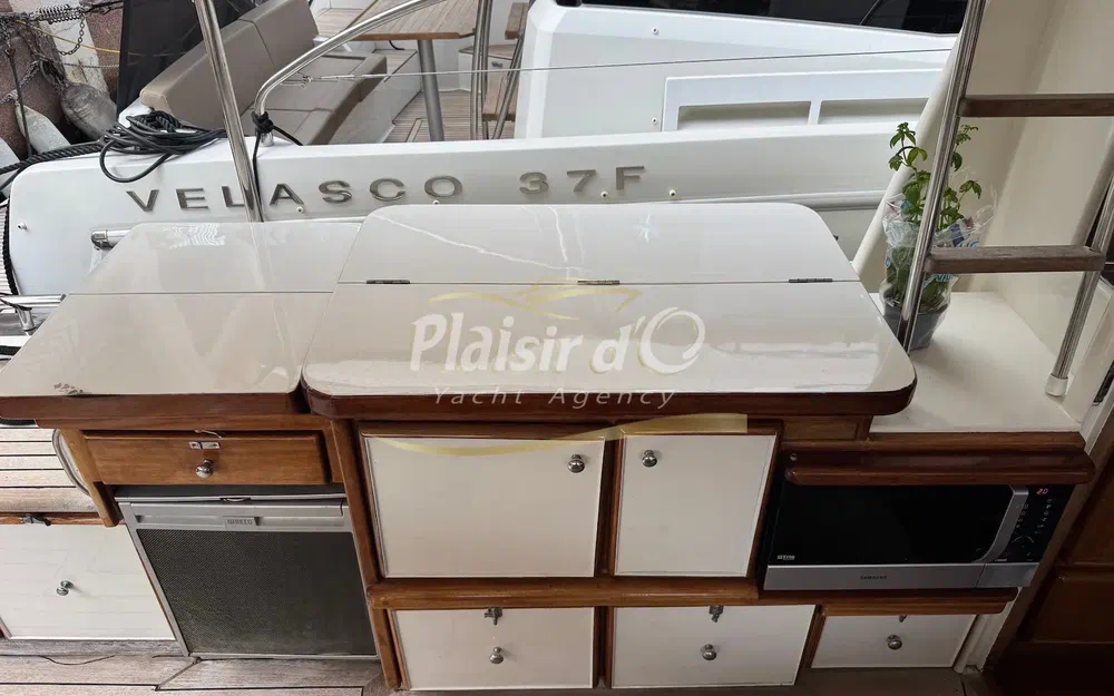 slider 10 Amateur Trawler
