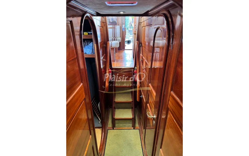 slider 39 Amateur Trawler
