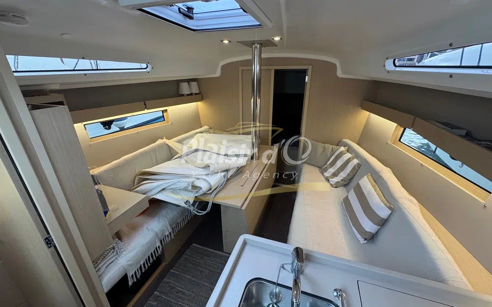 slider 35 Beneteau Oceanis 34.1