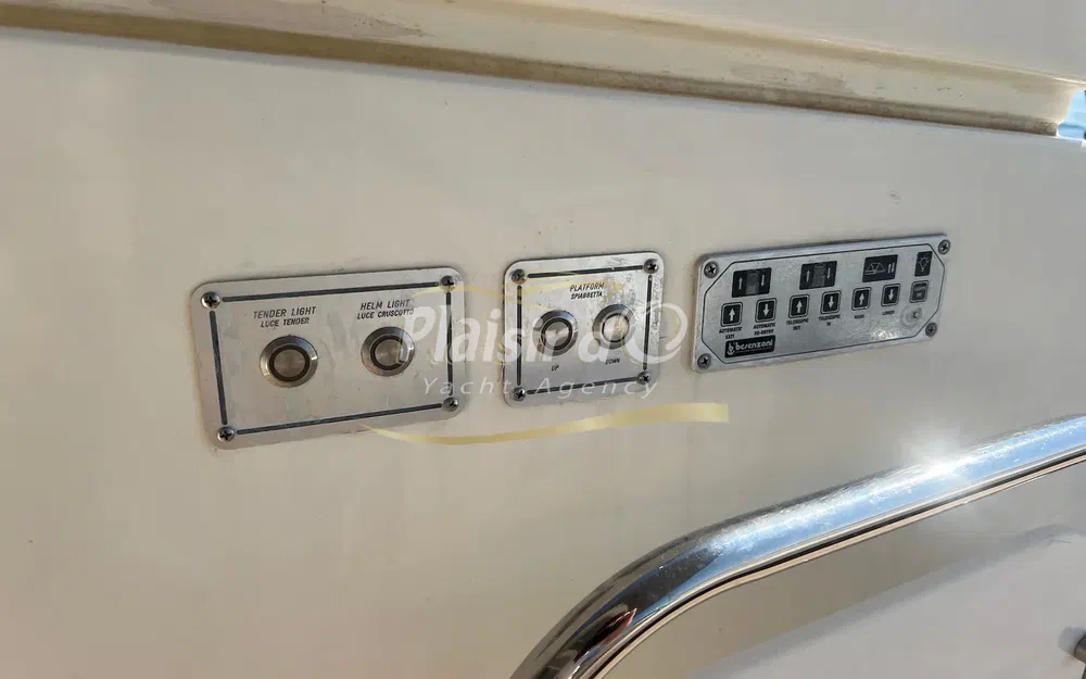slider 23 Azimut Atlantis 58