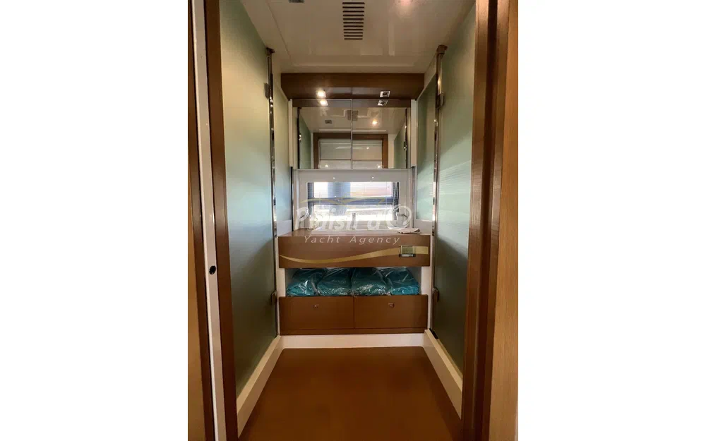 slider 55 Azimut Atlantis 58