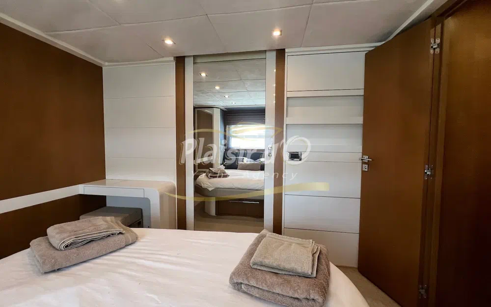 slider 56 Azimut Atlantis 58