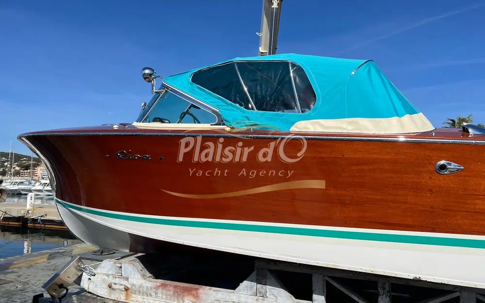 slider 44 Riva Tritone