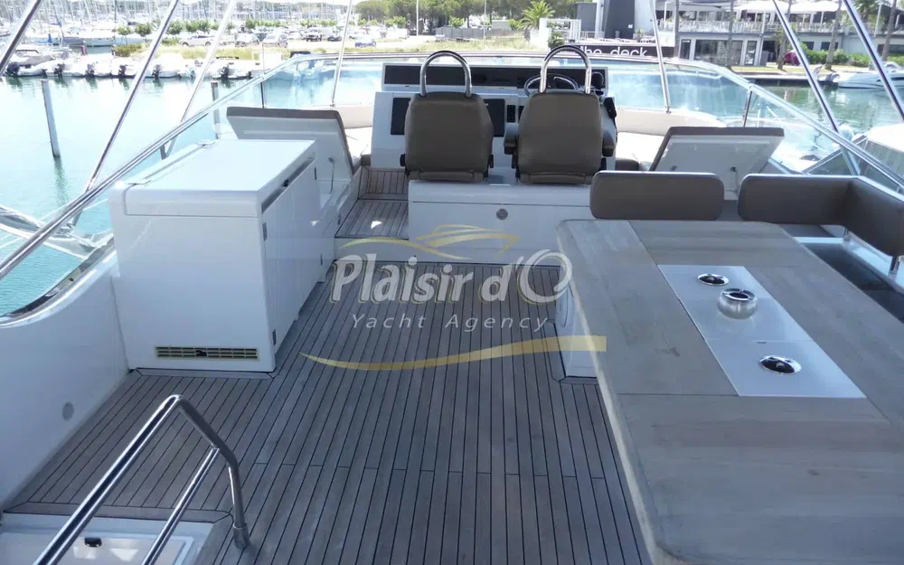 slider 17 Fairline Squadron 65