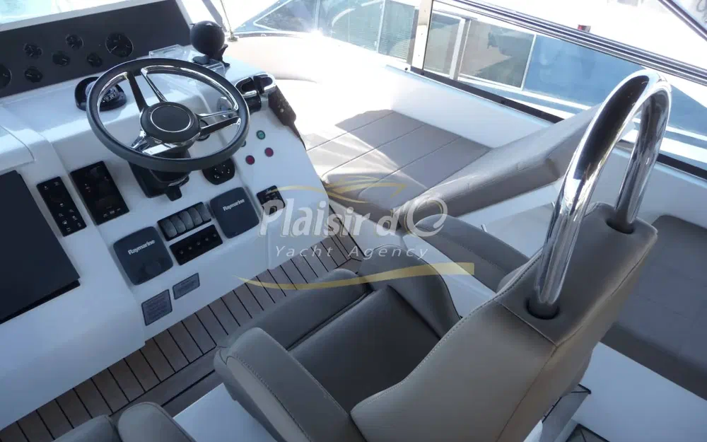 slider 18 Fairline Squadron 65