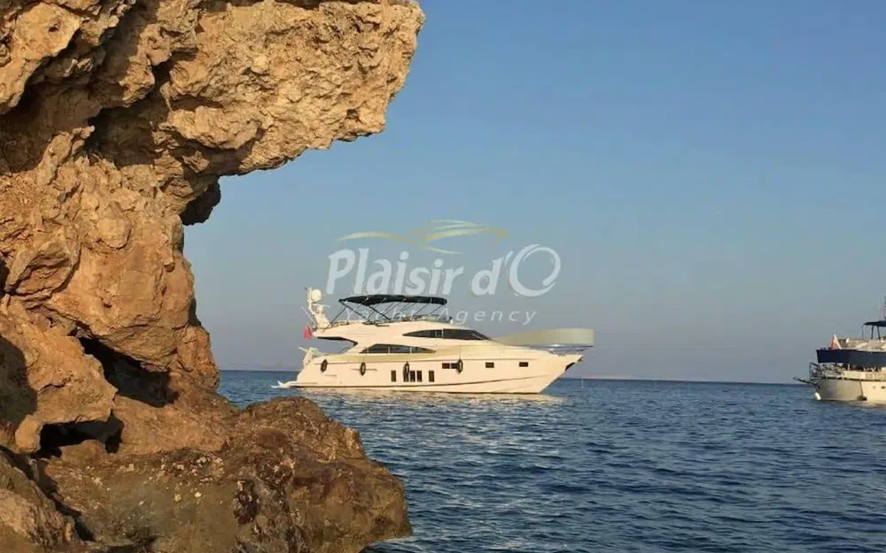 slider 1 Fairline Squadron 65
