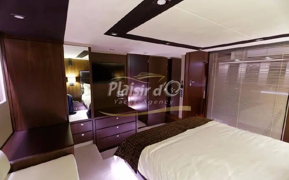 slider 32 Fairline Squadron 65