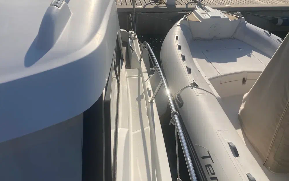 slider 11 Beneteau Antares 8 OB