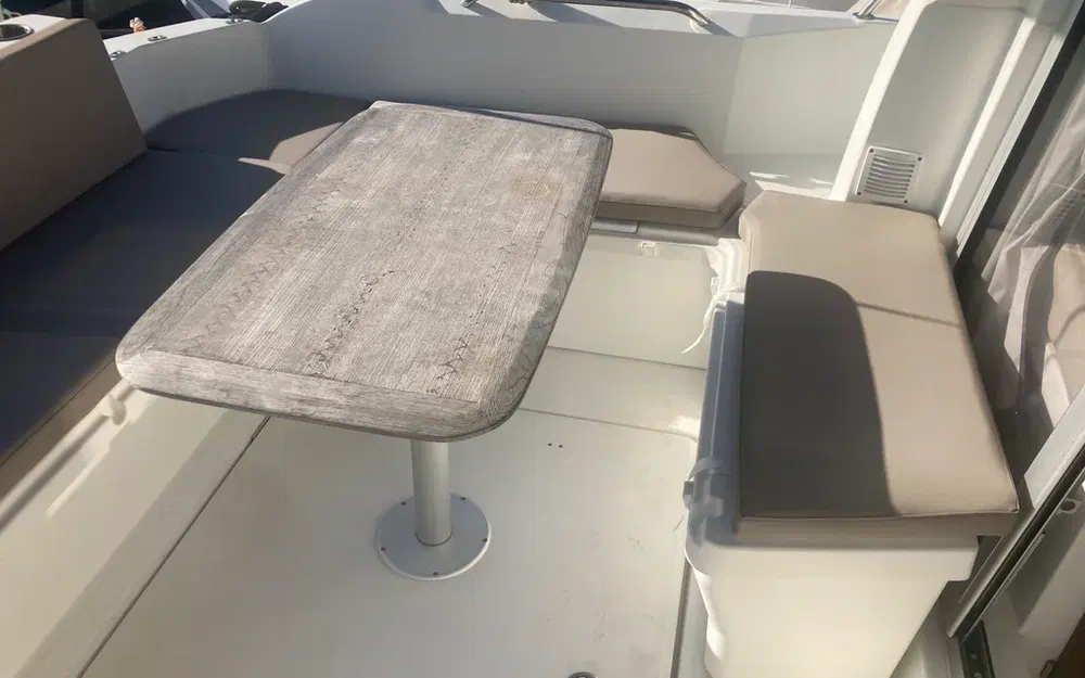 slider 3 Beneteau Antares 8 OB
