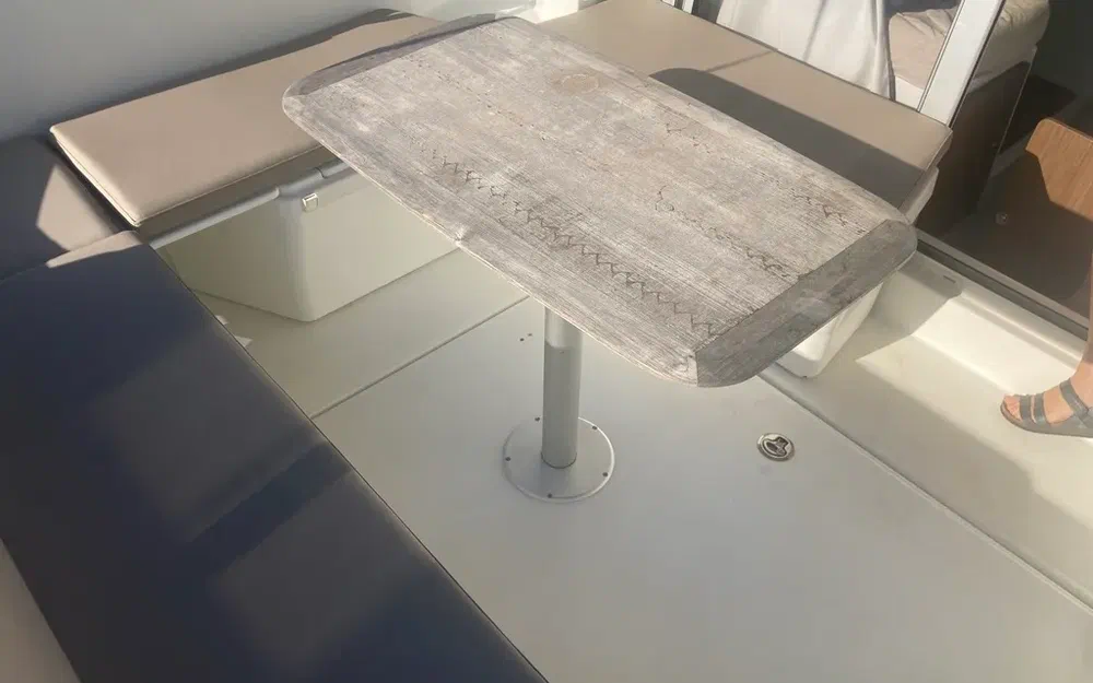 slider 4 Beneteau Antares 8 OB