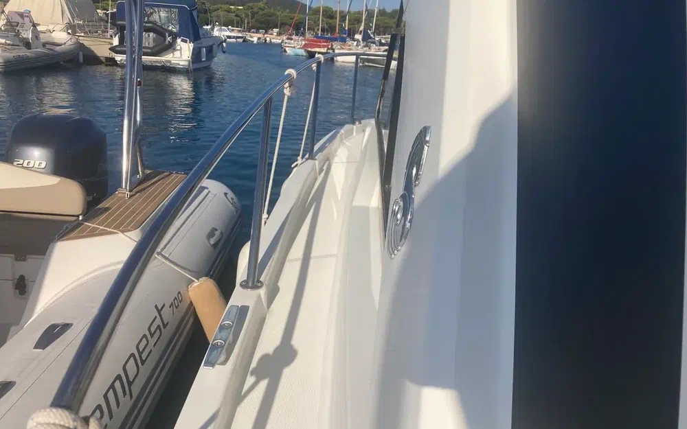 slider 12 Beneteau Antares 8 OB