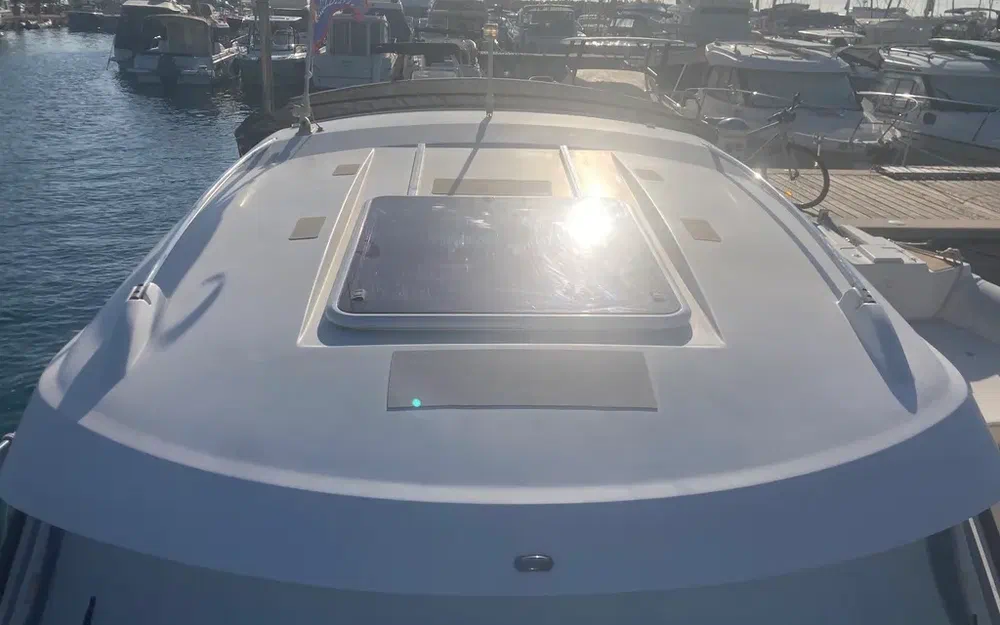slider 14 Beneteau Antares 8 OB