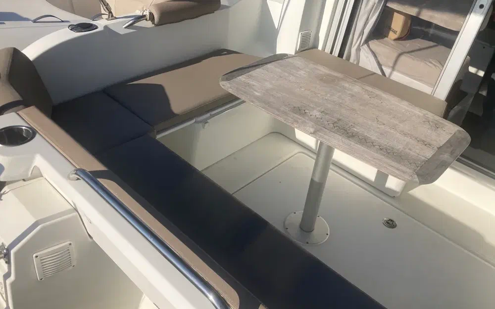 slider 9 Beneteau Antares 8 OB