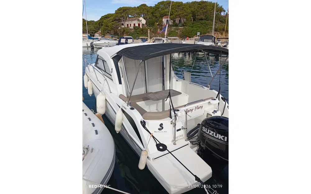 slider 3 Beneteau Antares 8 OB