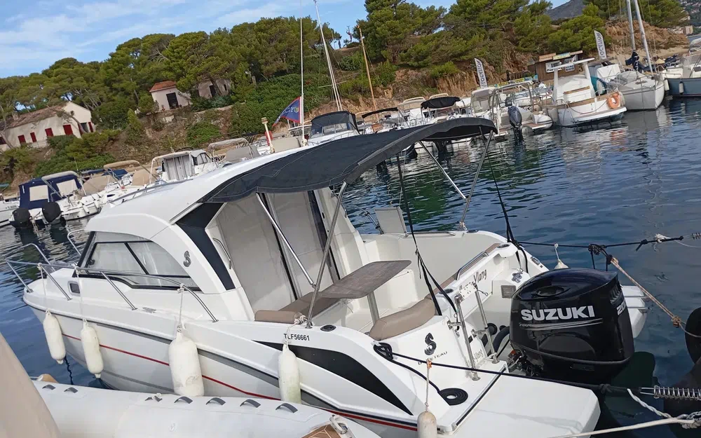 slider 2 Beneteau Antares 8 OB
