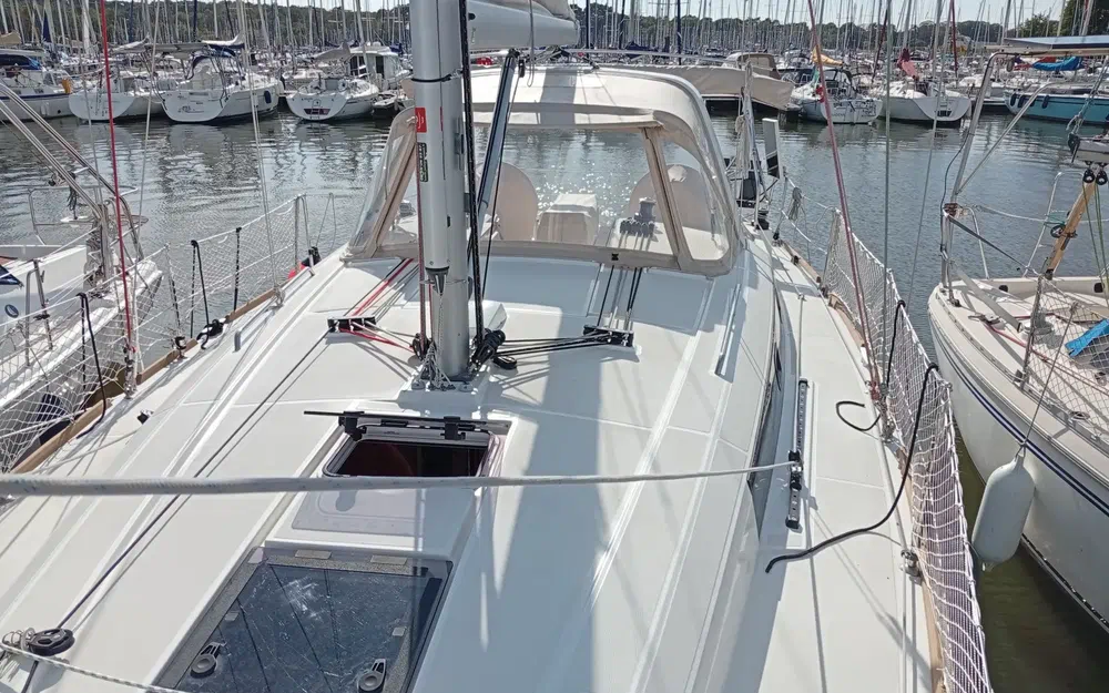 slider 12 Beneteau Oceanis 38.1