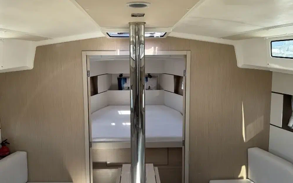 slider 16 Beneteau Oceanis 38.1
