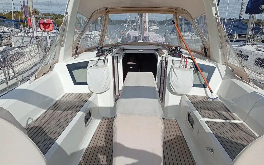 slider 2 Beneteau Oceanis 38.1