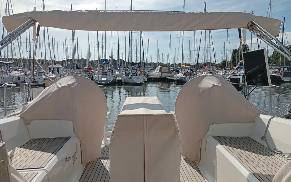 slider 3 Beneteau Oceanis 38.1