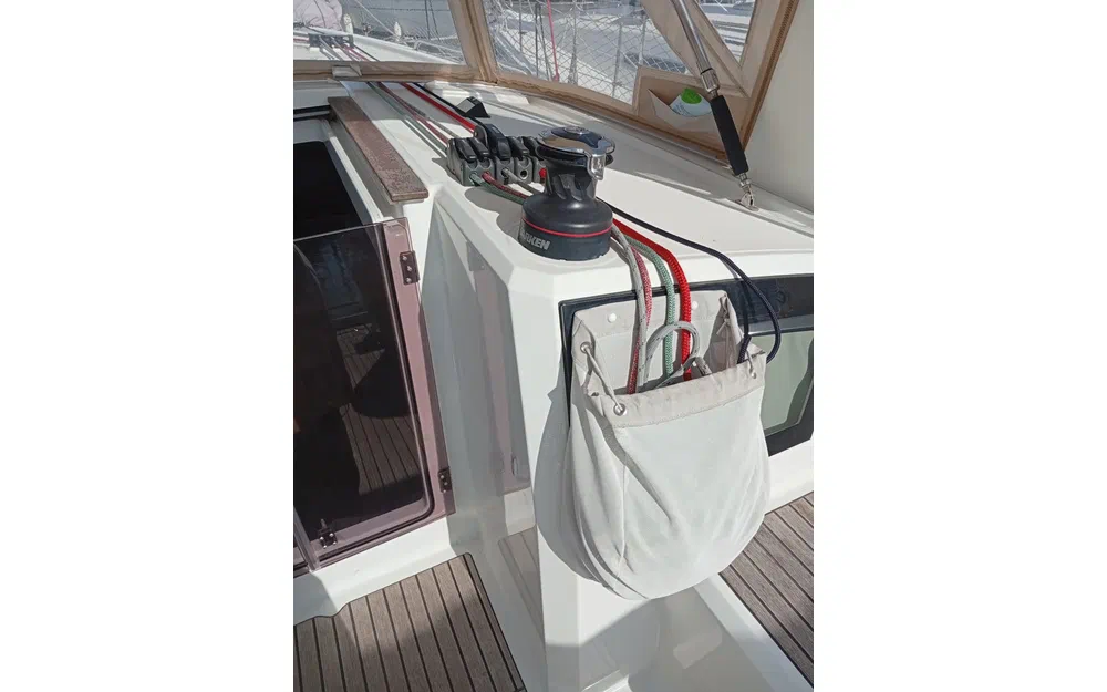 slider 7 Beneteau Oceanis 38.1