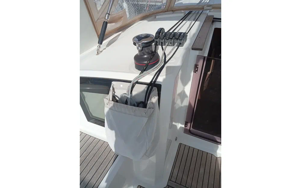 slider 8 Beneteau Oceanis 38.1