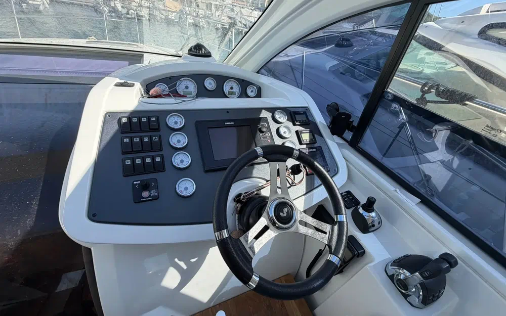 slider 10 Beneteau Gran Turismo 34