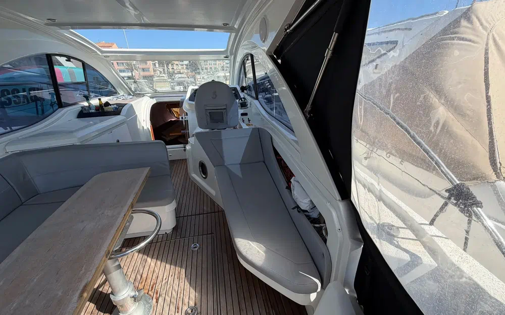 slider 7 Beneteau Gran Turismo 34