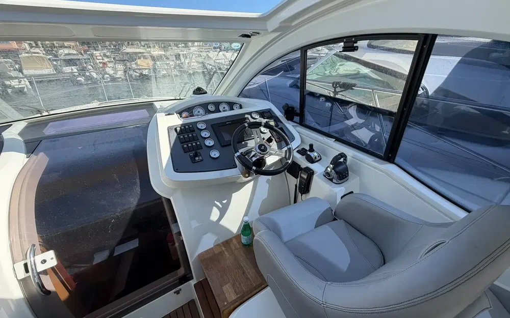 slider 10 Beneteau Gran Turismo 34