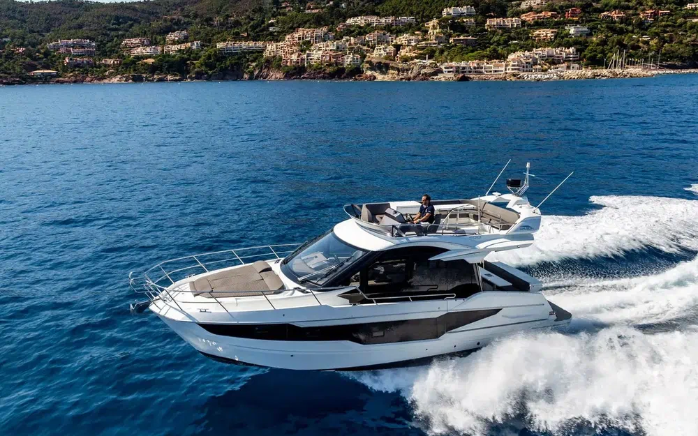 slider 0 Galeon 400 Fly