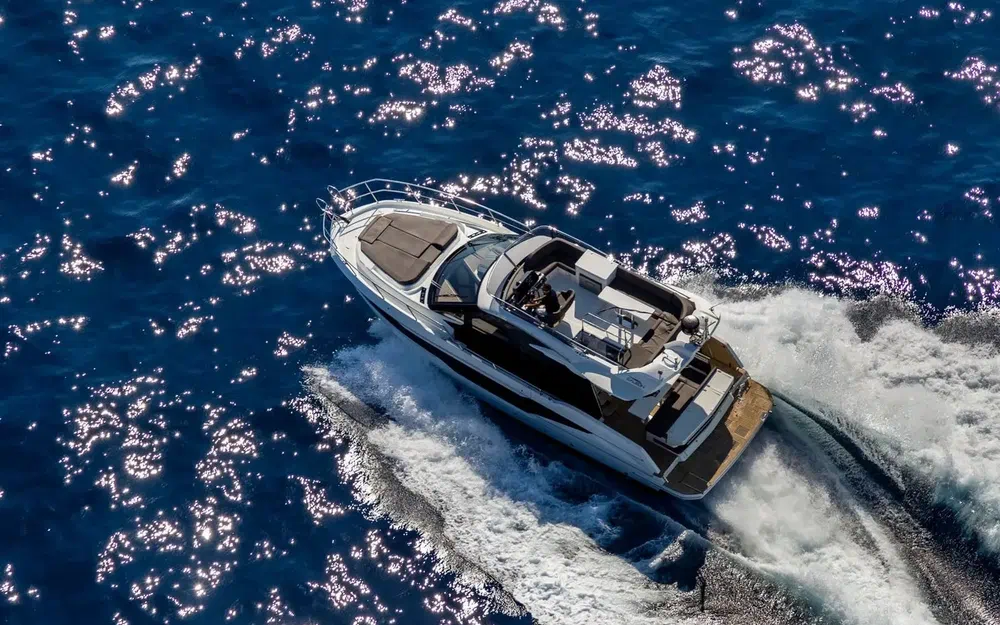 slider 1 Galeon 400 Fly