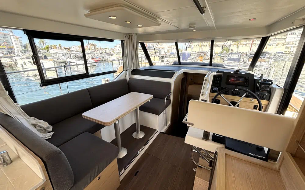 slider 11 Beneteau Swift Trawler 41 Fly