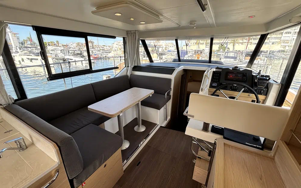 slider 12 Beneteau Swift Trawler 41 Fly