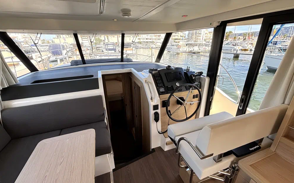 slider 14 Beneteau Swift Trawler 41 Fly