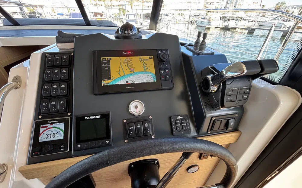 slider 16 Beneteau Swift Trawler 41 Fly