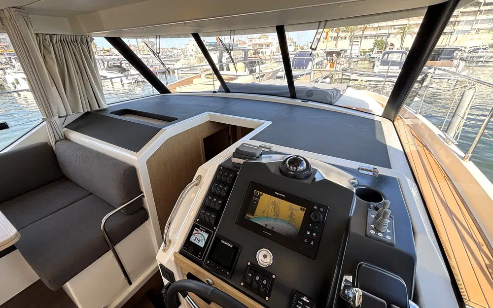 slider 17 Beneteau Swift Trawler 41 Fly