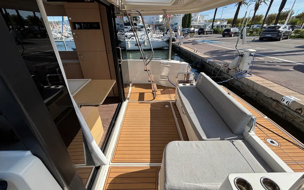 slider 2 Beneteau Swift Trawler 41 Fly