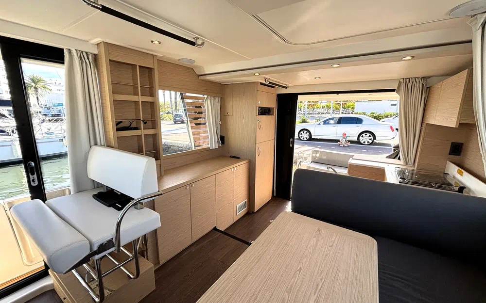 slider 18 Beneteau Swift Trawler 41 Fly