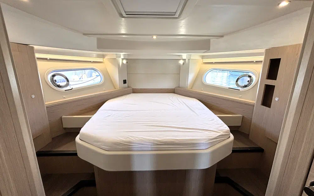 slider 21 Beneteau Swift Trawler 41 Fly