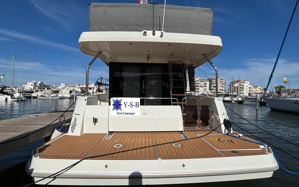 slider 1 Beneteau Swift Trawler 41 Fly